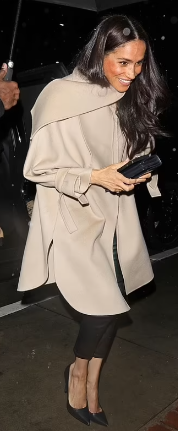 Who made Meghan Markle's blue print scarf, beige coat, white jeans